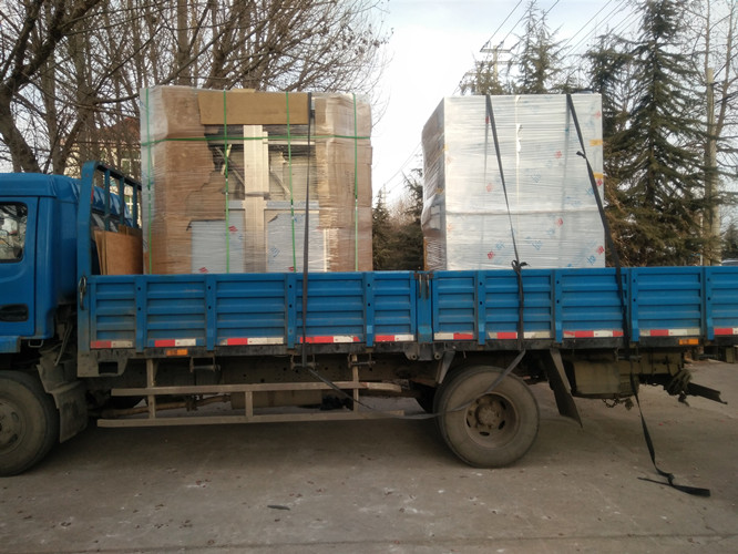 風(fēng)淋室可以減少進(jìn)出潔凈室所帶來(lái)的污染問(wèn)題